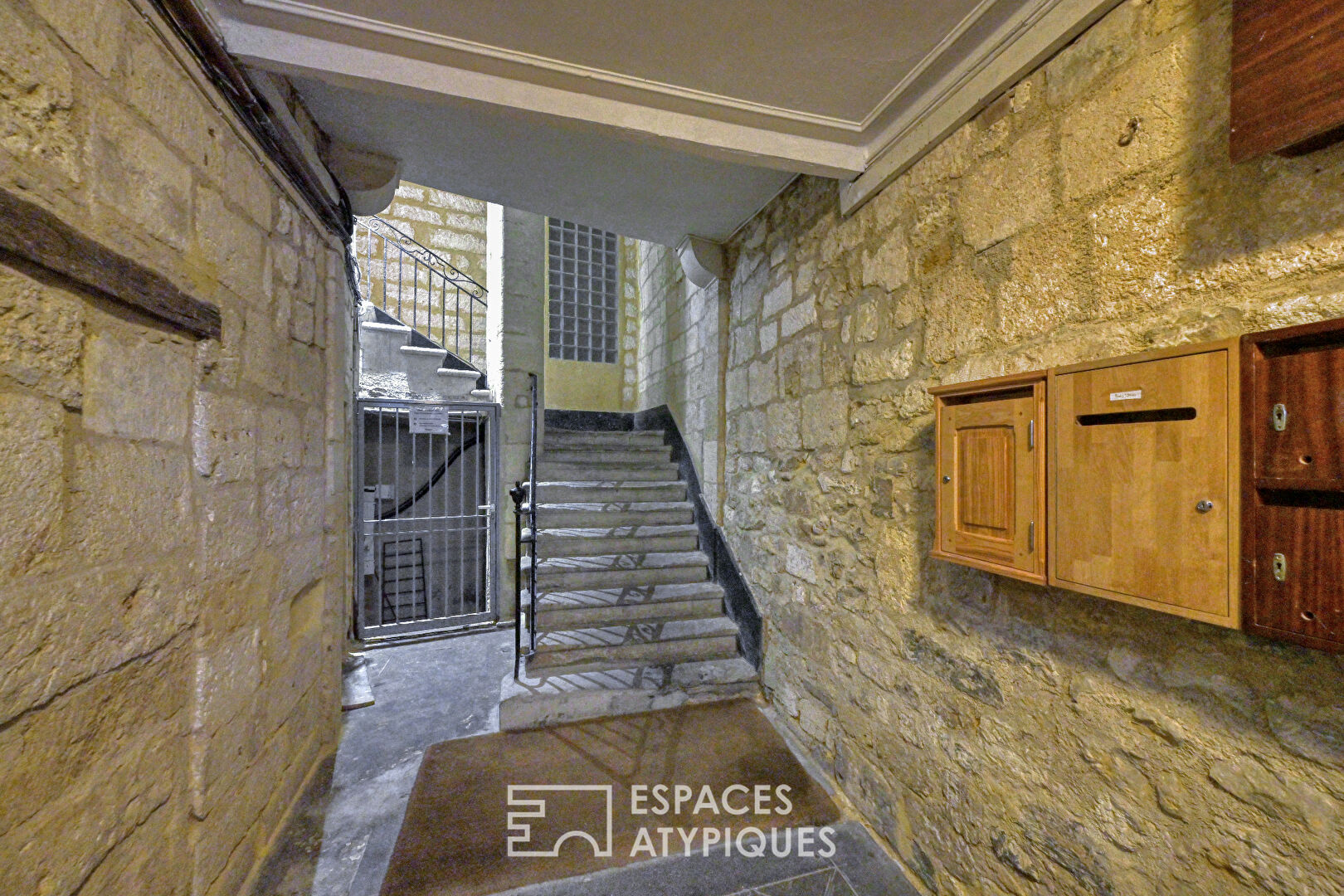 Duplex apartment in the Ecusson