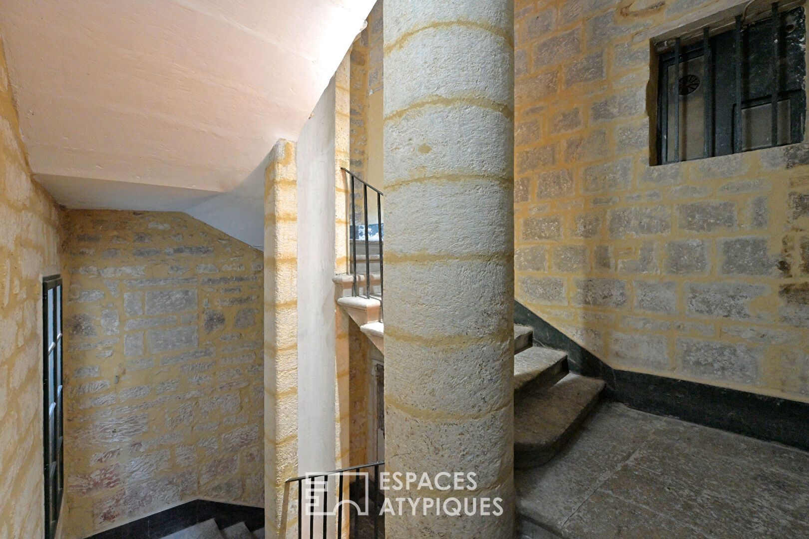 Duplex apartment in the Ecusson