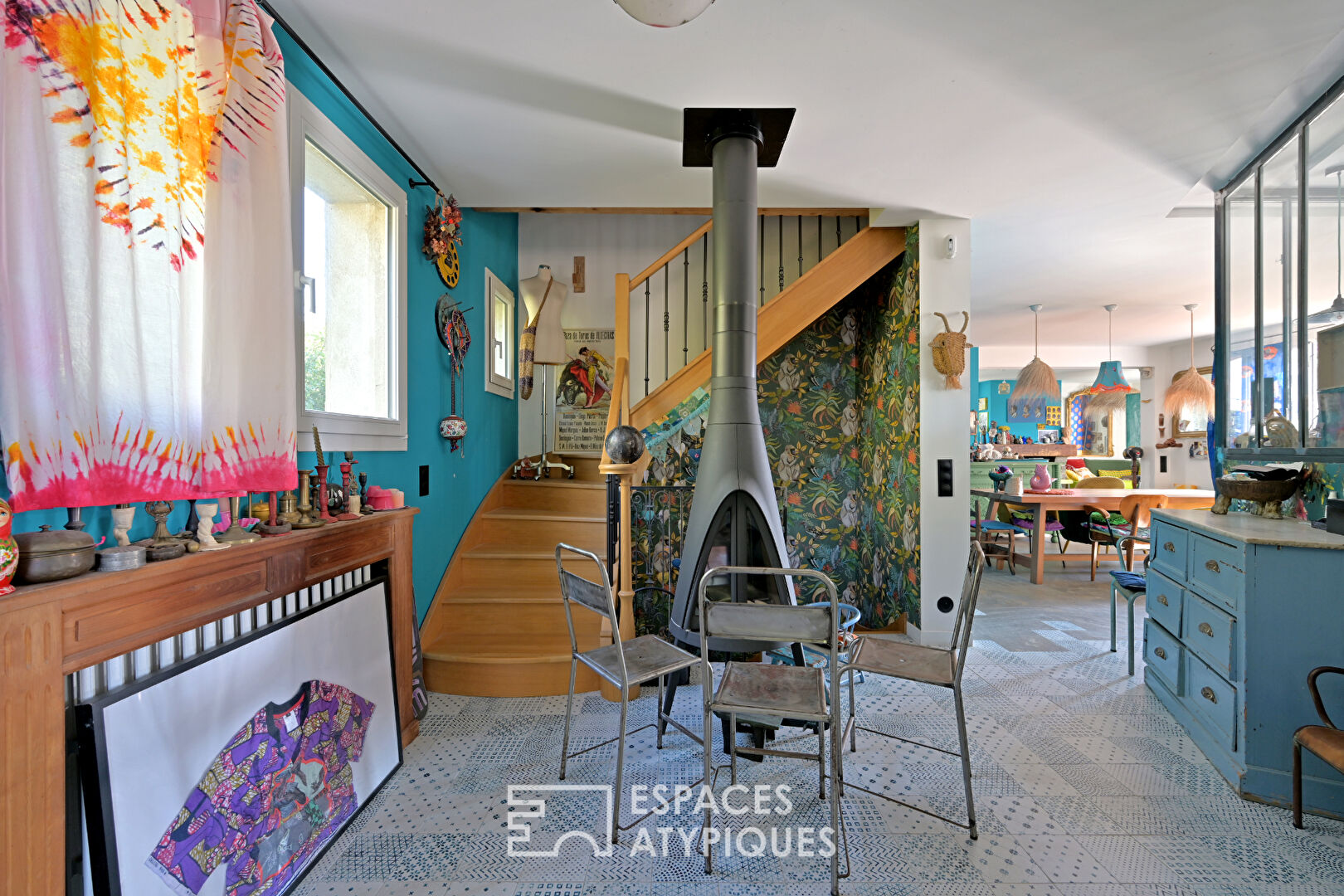 Maison singulière au bas du Mont Saint-Clair