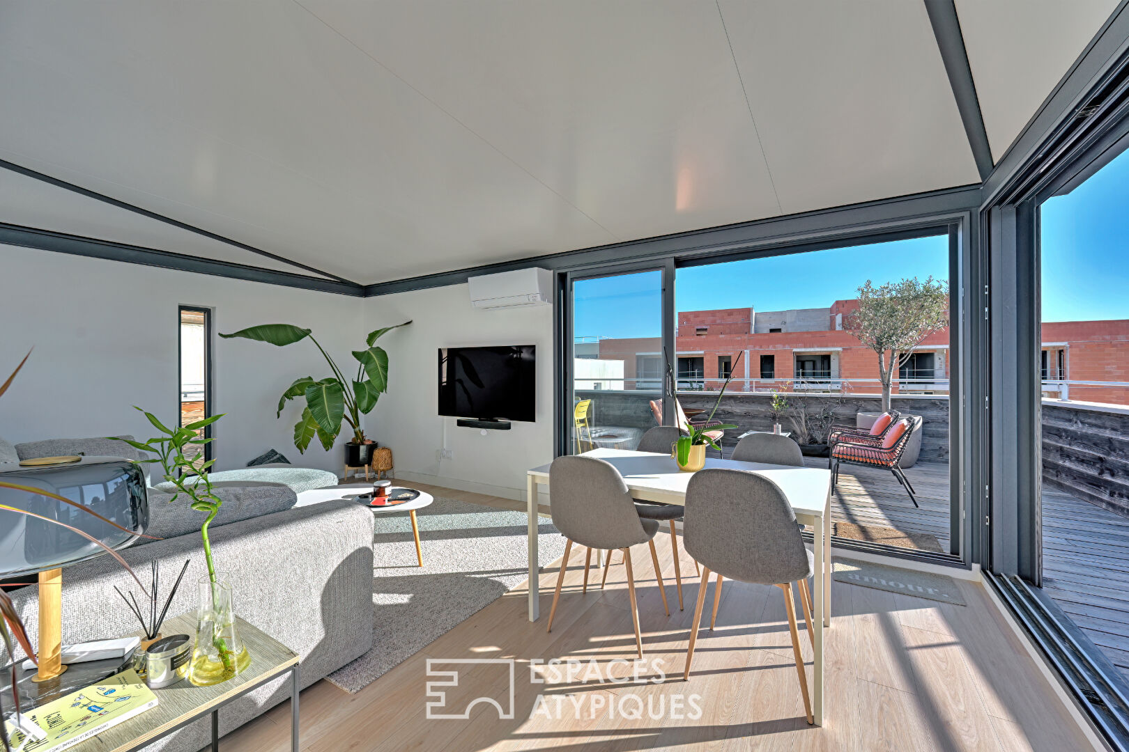 Rooftop Moderne avec 92m2 de terrasse au coeur de Castelnau-le-Lez