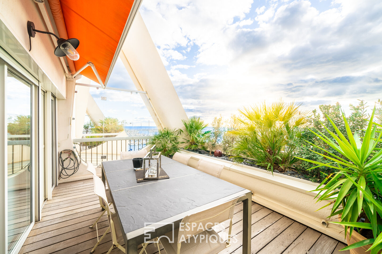 Inverted duplex with panoramic view