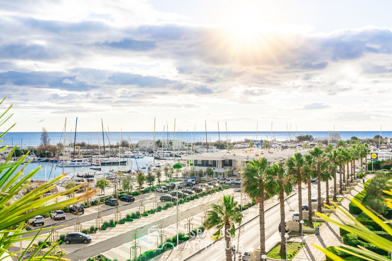 Inverted duplex with panoramic view