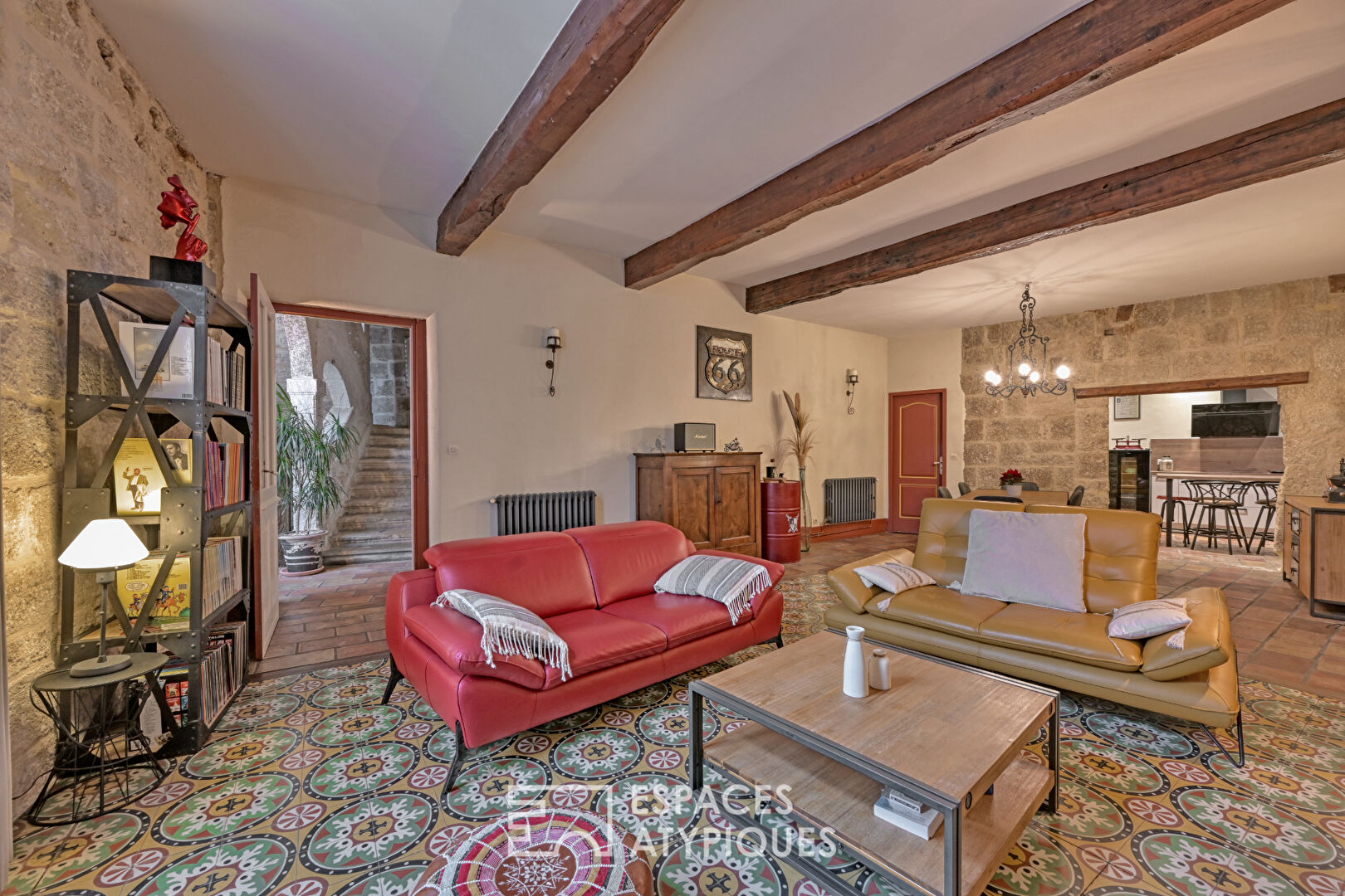 Murmures d&rsquo;Histoire et Évasion Contemporaine