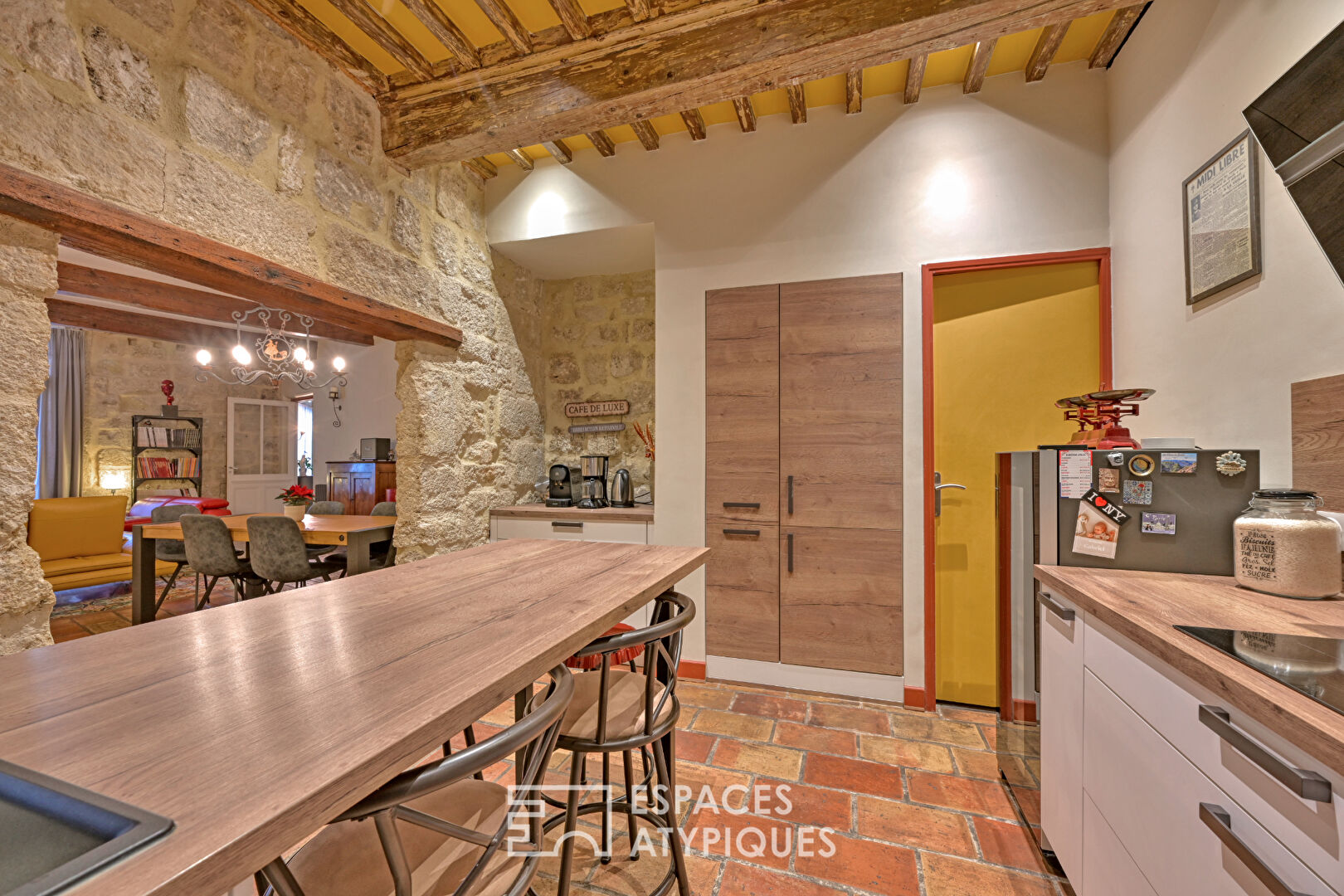 Murmures d&rsquo;Histoire et Évasion Contemporaine