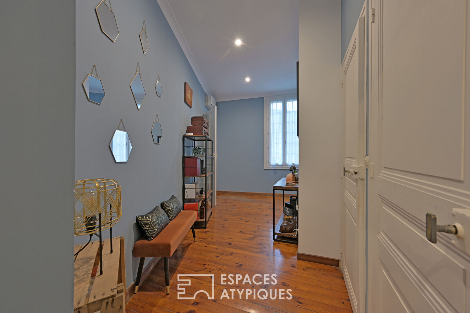 Murmures d&rsquo;Histoire et Évasion Contemporaine