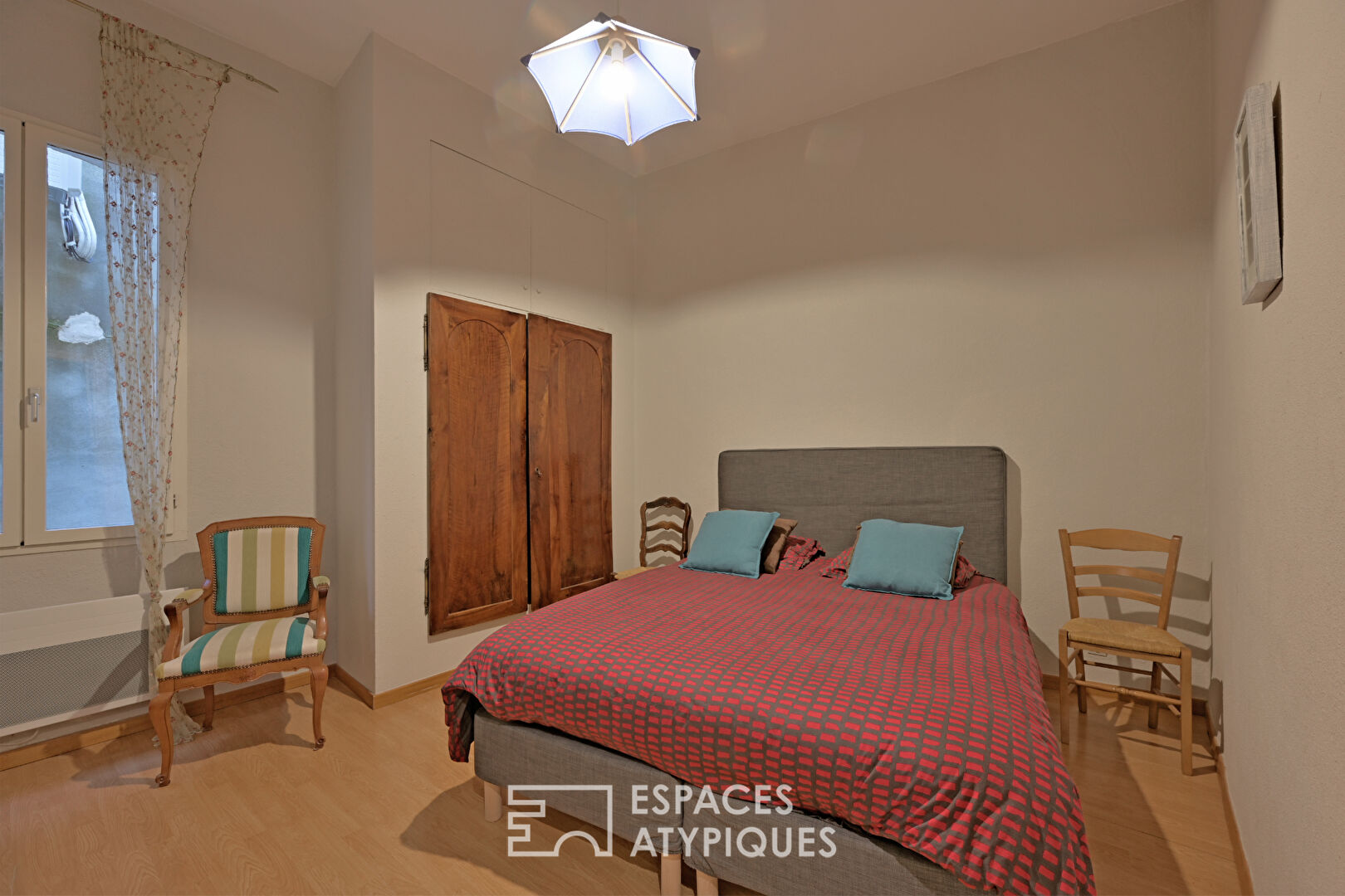 Murmures d&rsquo;Histoire et Évasion Contemporaine