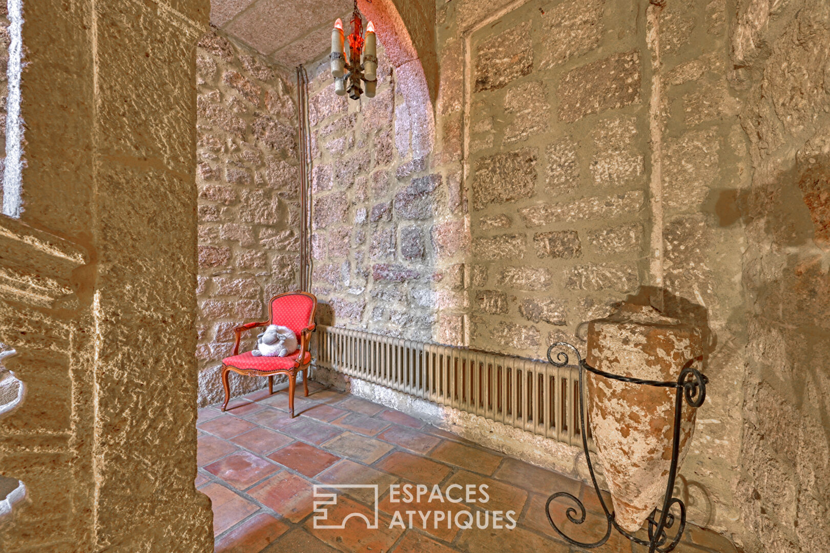 Murmures d&rsquo;Histoire et Évasion Contemporaine