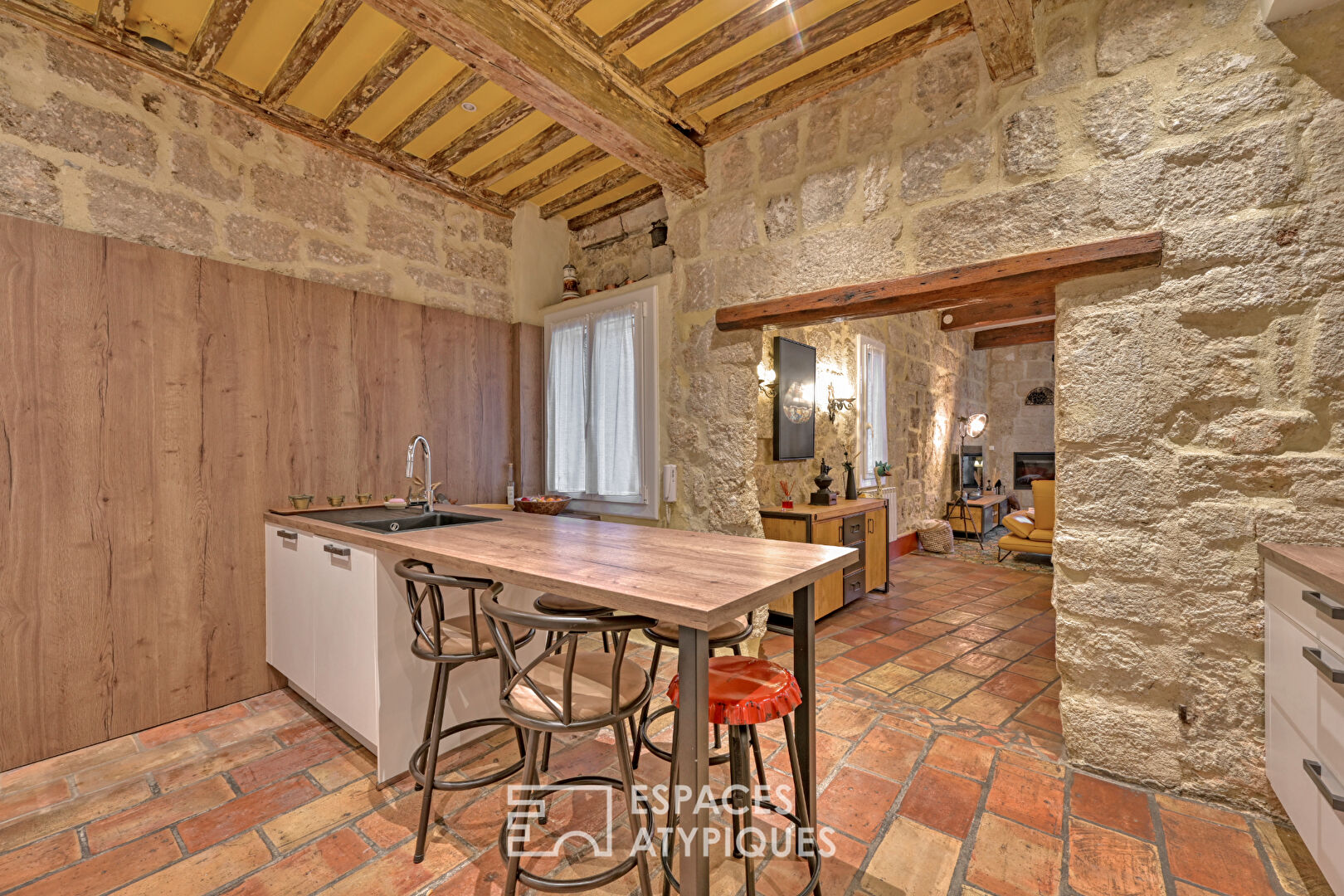 Murmures d’Histoire et Évasion Contemporaine