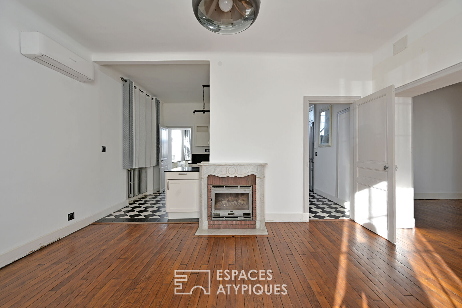 Charming house with its large landscaped garden