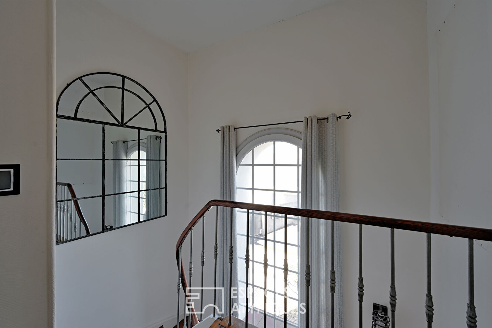 Charming house with its large landscaped garden