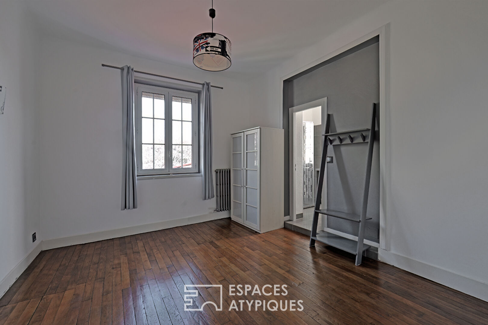 Charming house with its large landscaped garden