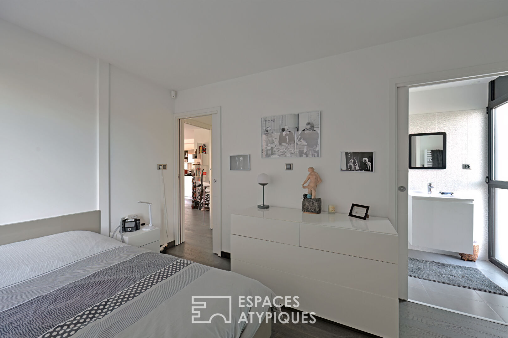 Architect-designed loft-duplex with green terrace