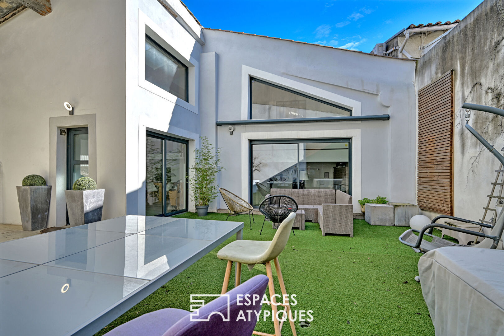 Maison d&rsquo;architecte en coeur de ville avec grande terrasse