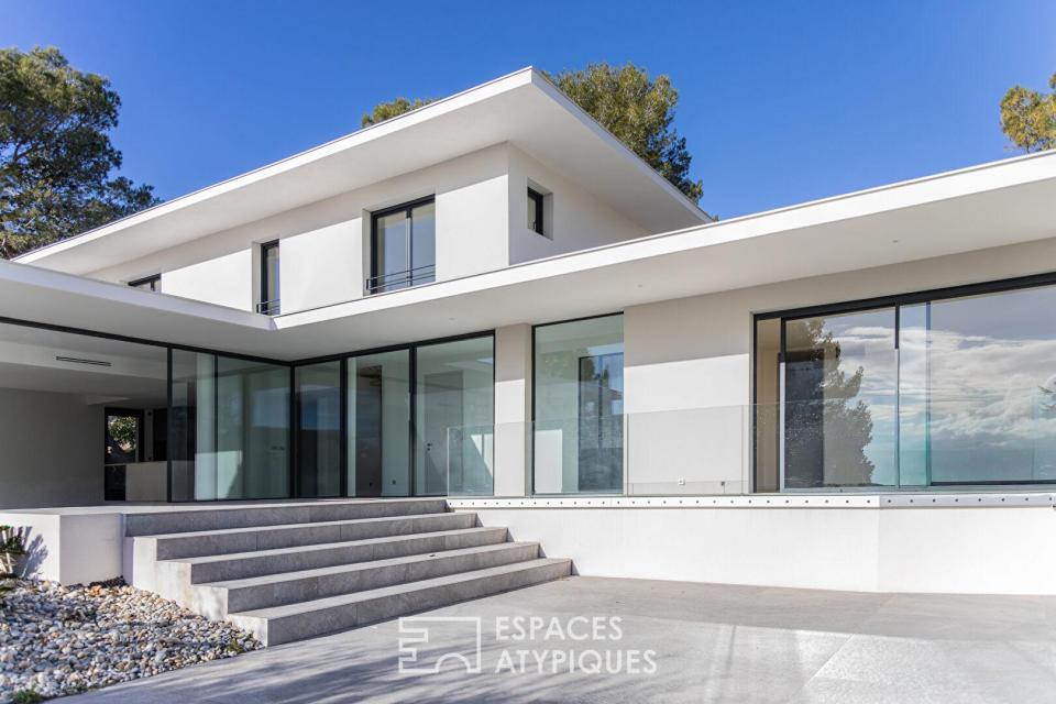 Villa Contemporaine avec piscine miroir