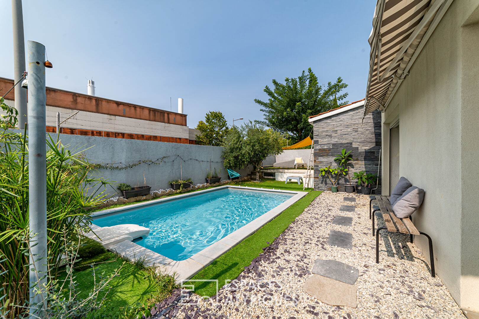 Town house with garden and swimming pool not overlooked