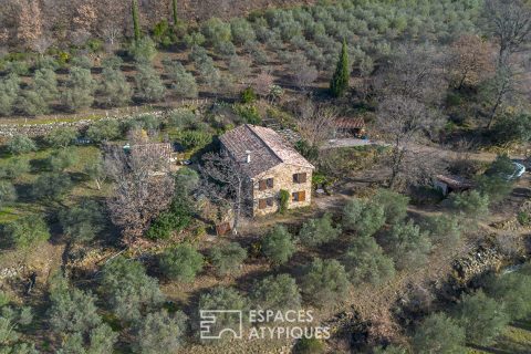 Domaine privé en pierre