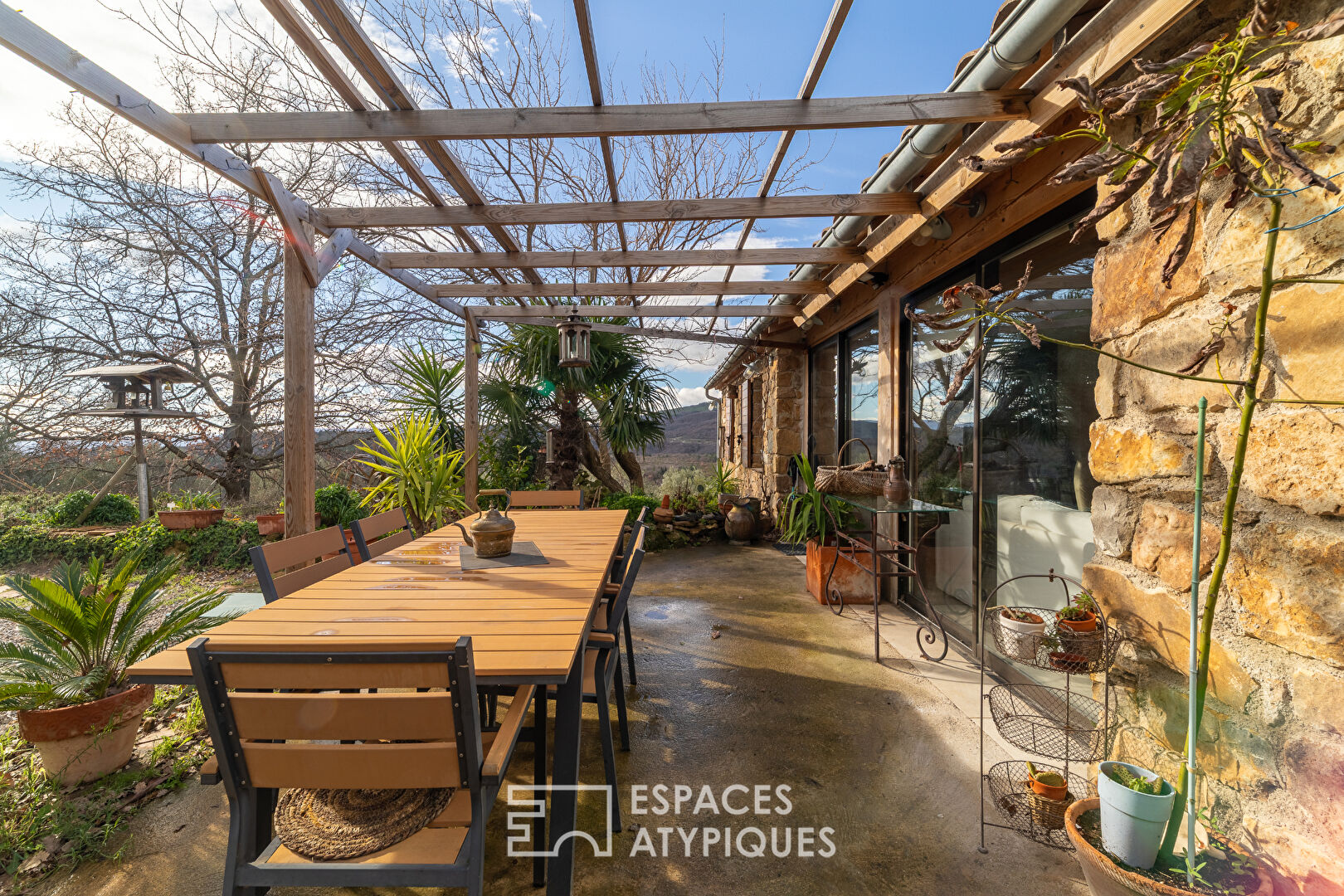 Domaine privé en pierre