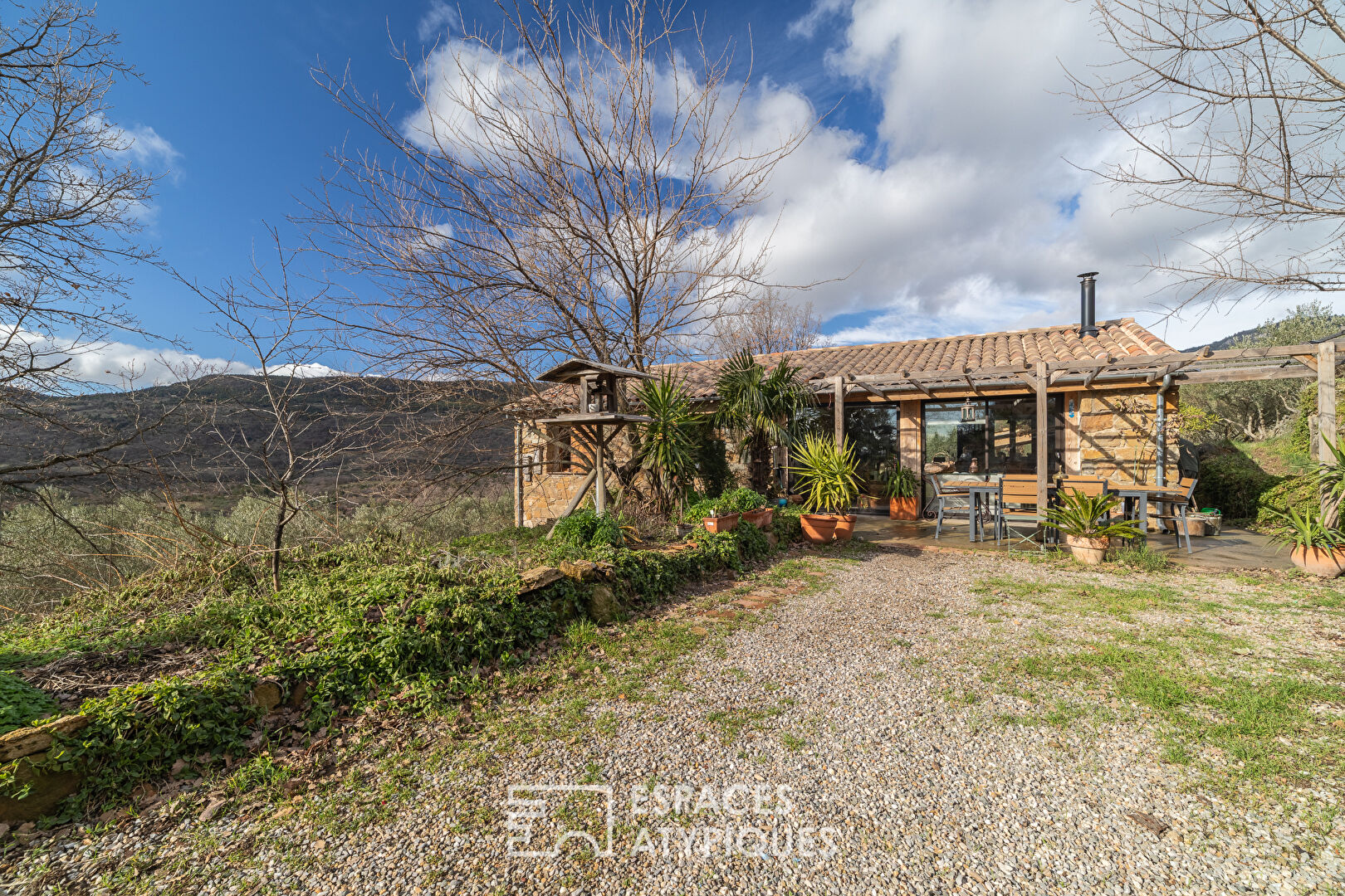 Domaine privé en pierre