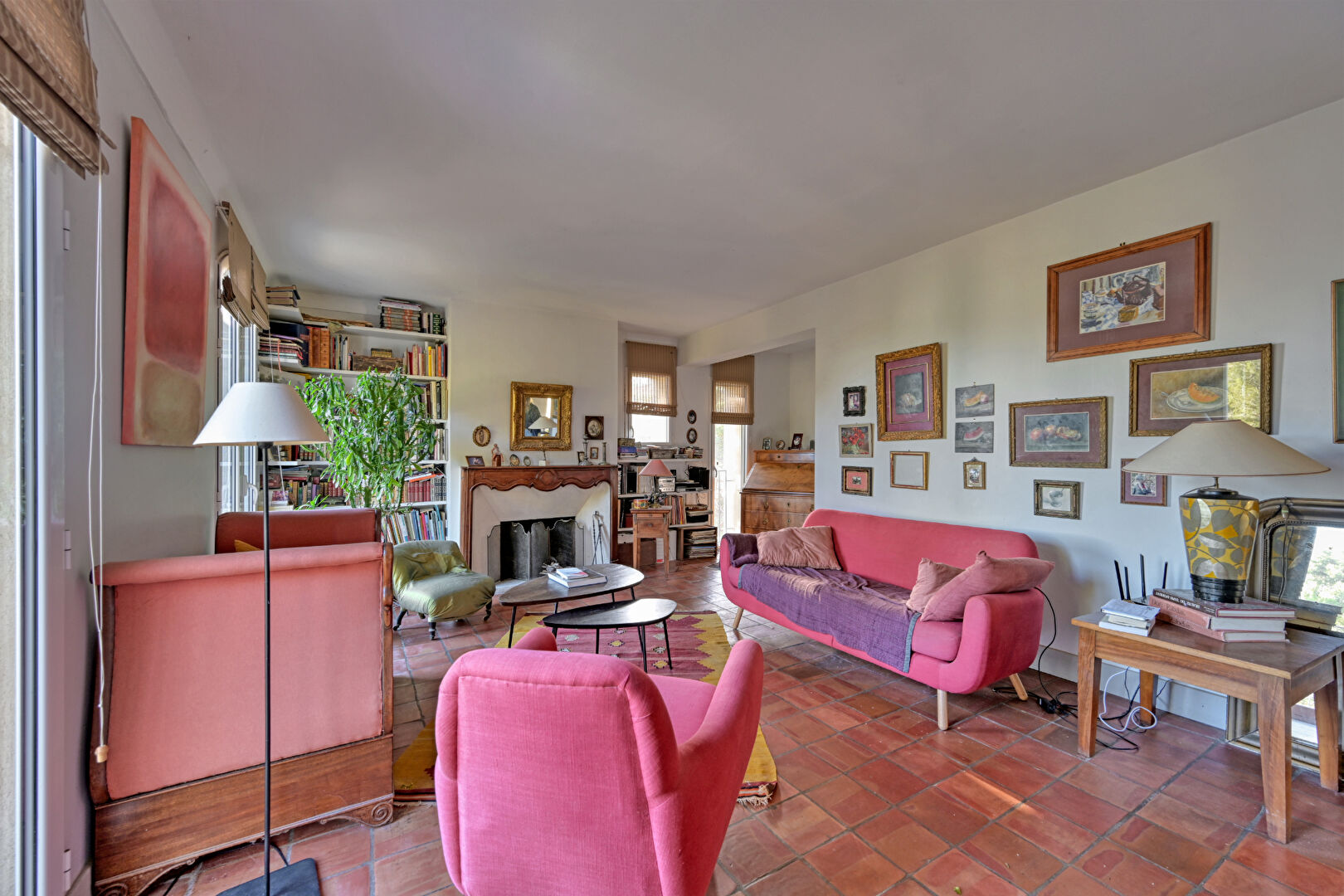 Maison de caractère dans un écrin de verdure face au port