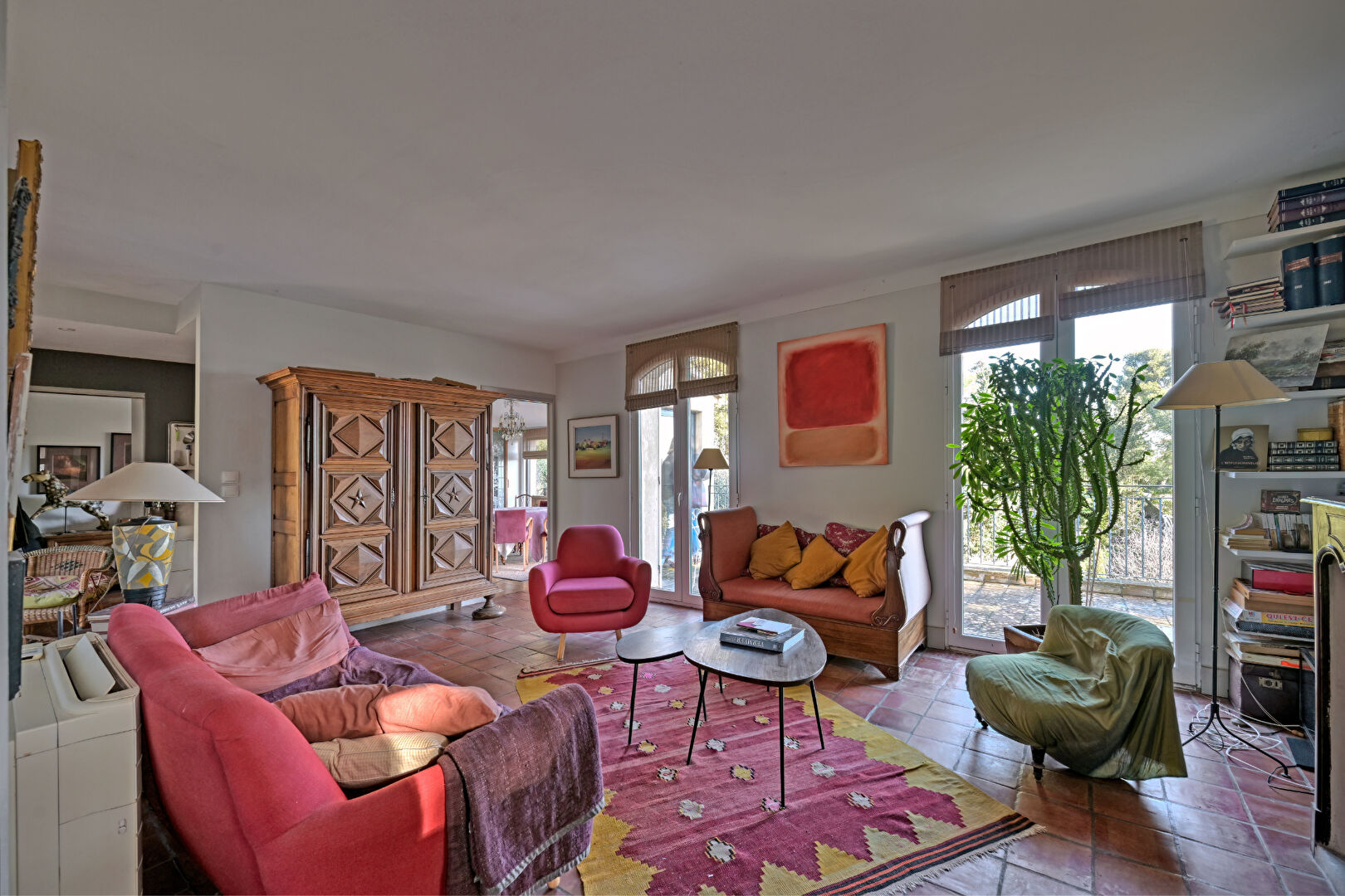 Maison de caractère dans un écrin de verdure face au port