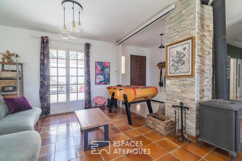 Villa familiale rénovée avec vue mer, terrasse plein sud et dépendance
