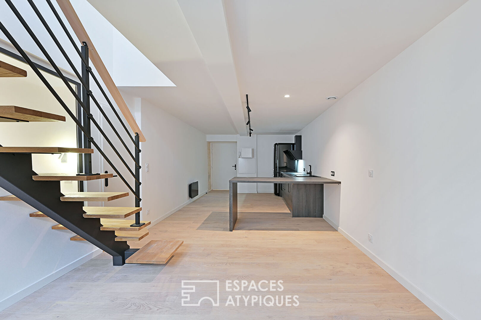 Superb renovated duplex apartment in Montpellier