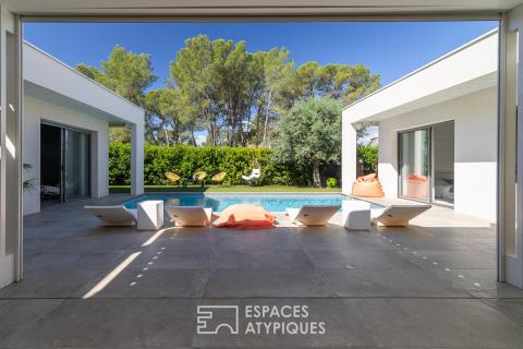 Architect-designed villa with swimming pool in the Pic Saint-Loup