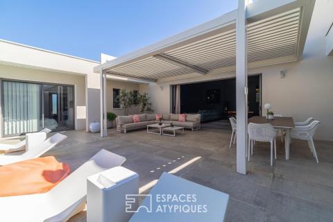 Architect-designed villa with swimming pool in the Pic Saint-Loup
