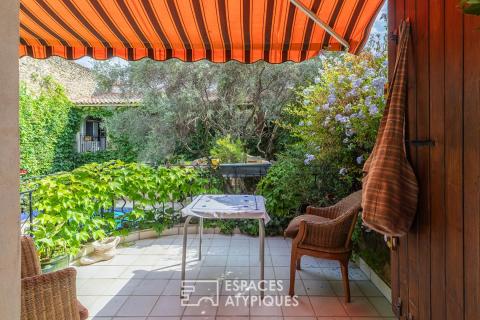 Charming house with outdoor space and swimming pool in the city center