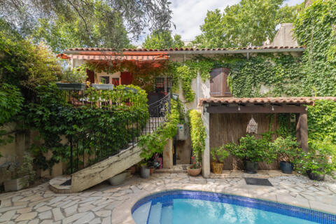 Propriété de caractère avec piscine et un studio indépendant