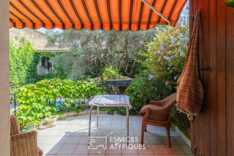Propriété de caractère avec piscine et revenus locatifs