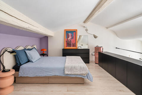 Architect-designed apartment in the city center