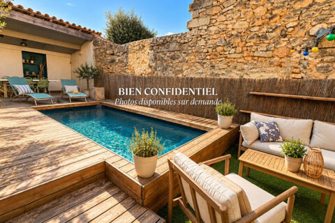 Maison de village au charme singulier et patio intimiste avec bassin
