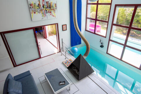 A unique architect-designed house in Aiguelongue