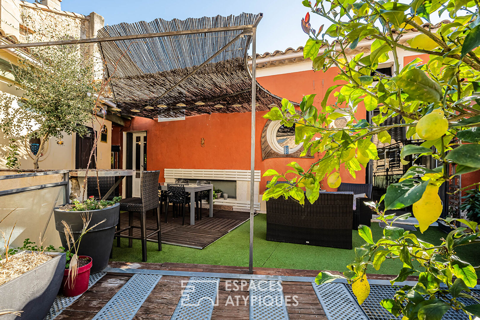 Charming house and its intimate terrace in the heart of the village