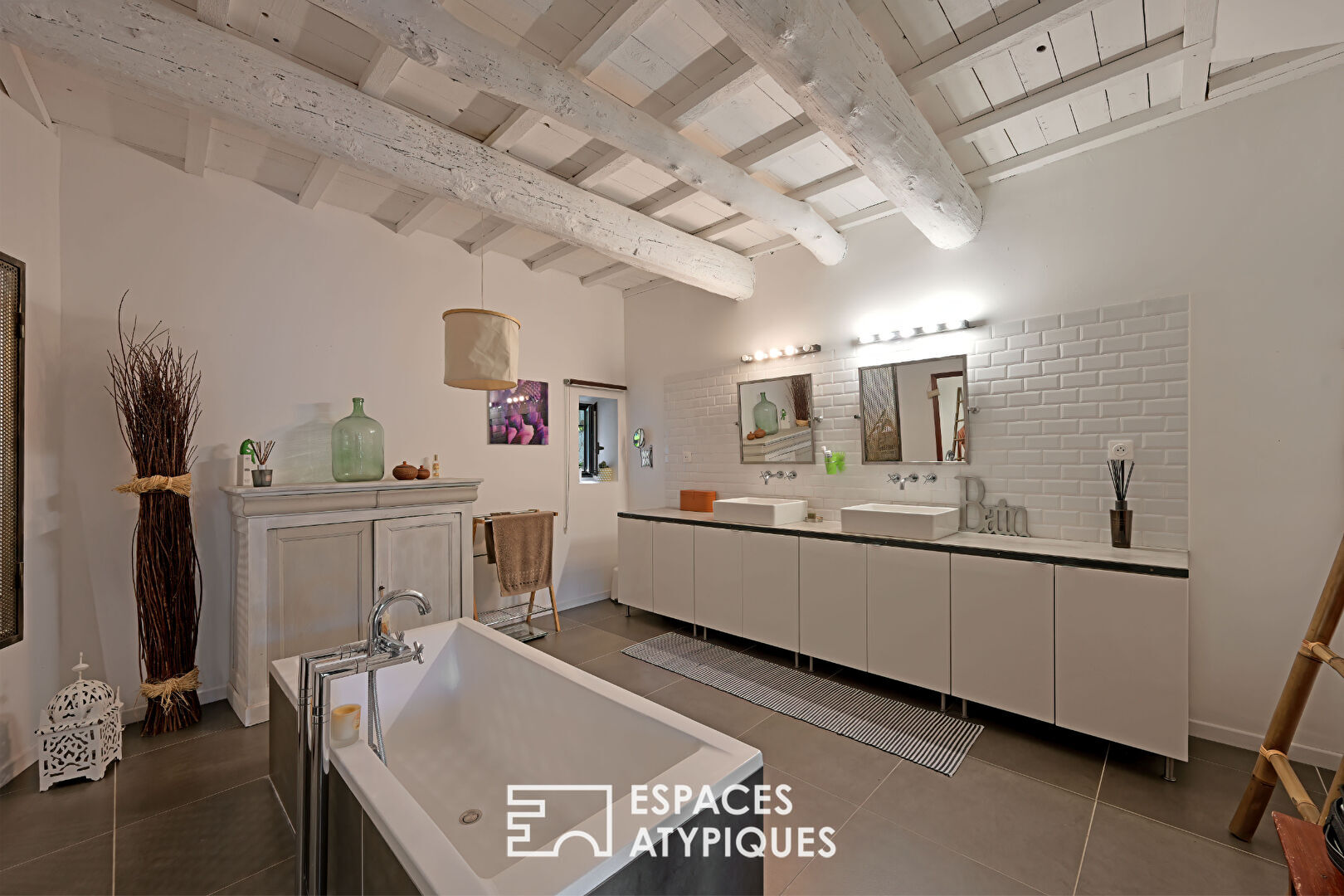 Sublime maison de charme avec patio et piscine