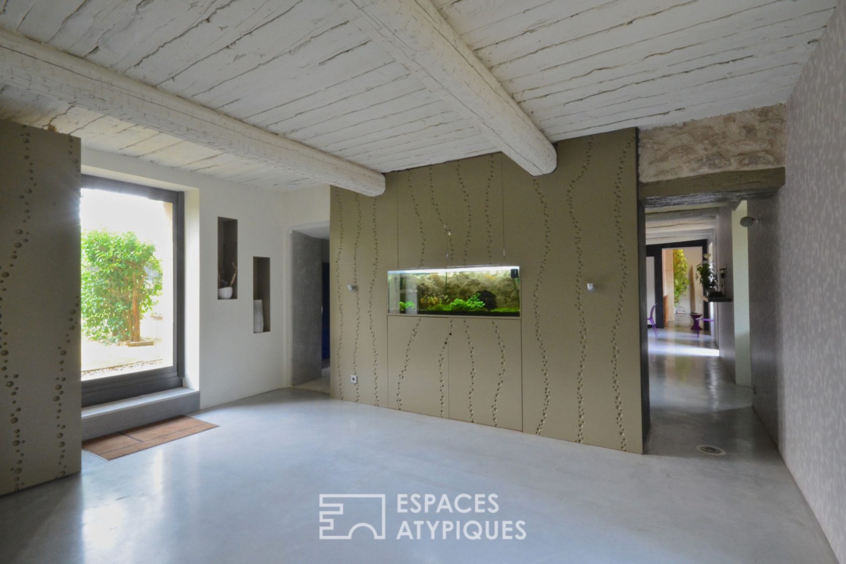 FORMER POST RELAY REVISITED IN CONTEMPORARY