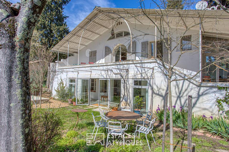 Invitation aux voyages à Villeneuve Les Avignon