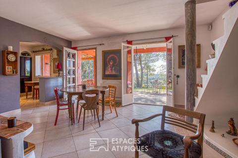 Villa d&rsquo;inspiration hacienda avec piscine et vue dominante