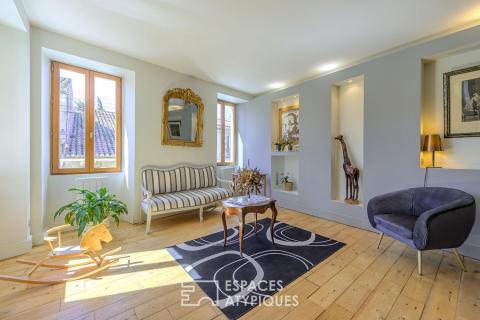 Elégante Maison de Maître avec piscine en coeur de village