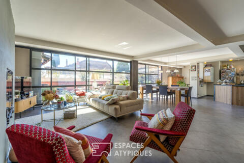 Triplex d&rsquo;exception lumineux et paisible avec sa spacieuse terrasse