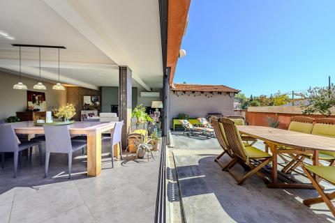 Triplex d&rsquo;exception lumineux et sa spacieuse terrasse en coeur de ville