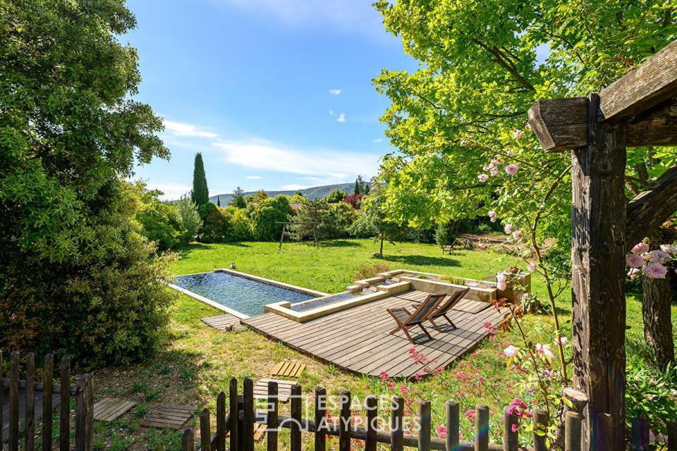Inspiration artistique et lignes claires  pour ce cottage en Provence