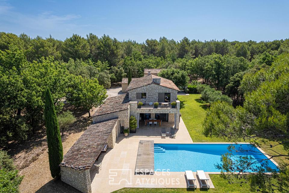 Mas de Prestige au Coeur d'un Parc de 2,5 Hectares avec Vue sur Gordes