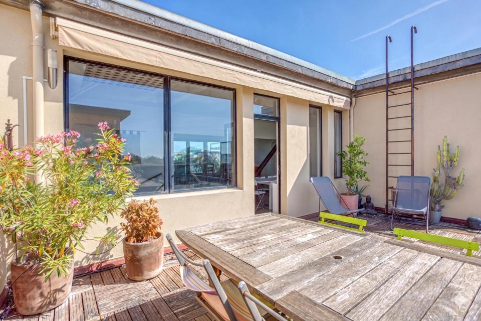 Duplex contemporain avec sa terrasse dans le ciel