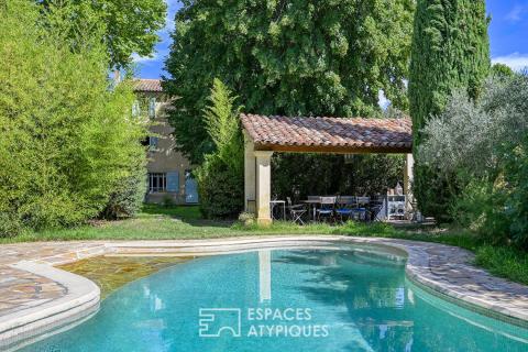 Bastide du XVII au coeur du Luberon avec atelier et potentiel d&rsquo;aménagement