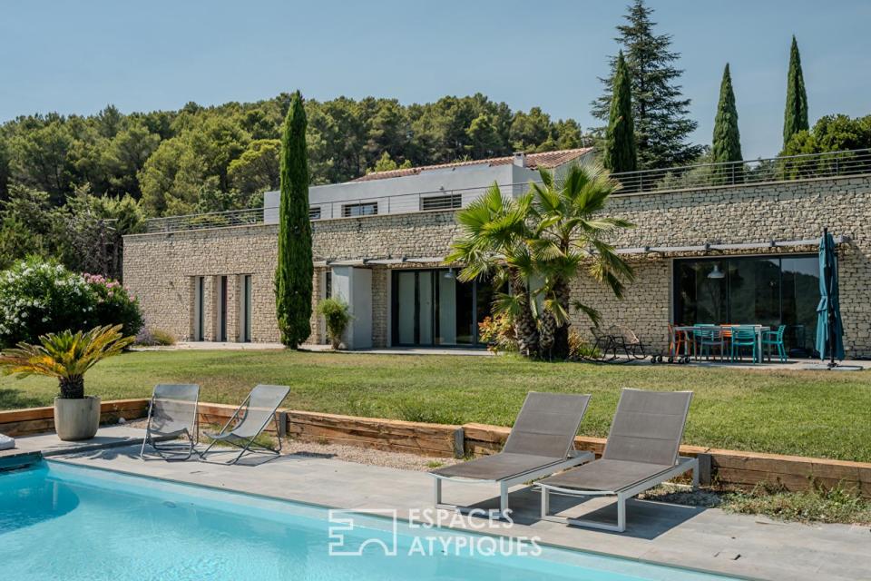 Maison d'architecte au style contemporain dans un cadre paisible