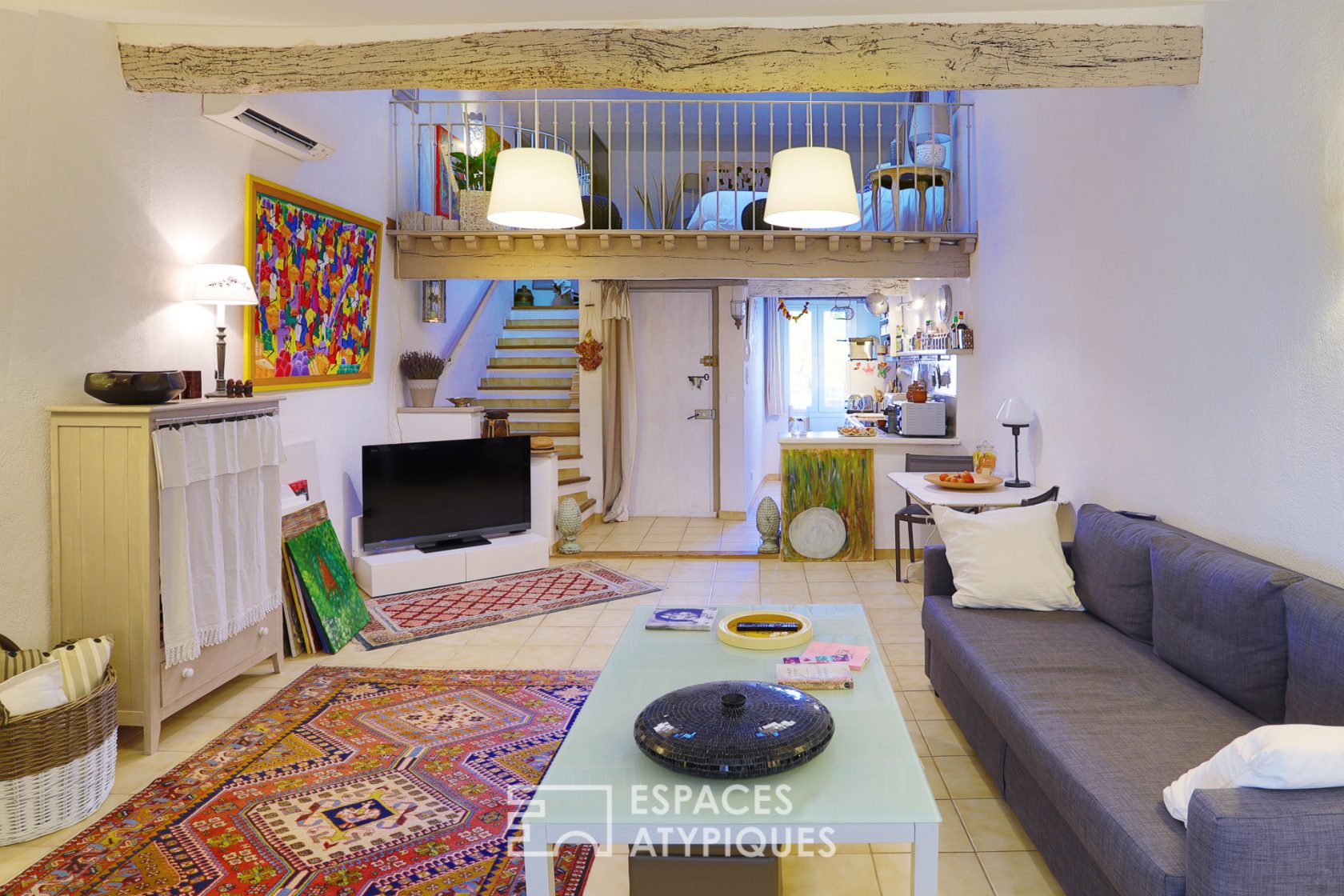 Duplex with terrace in the historic center of Apt