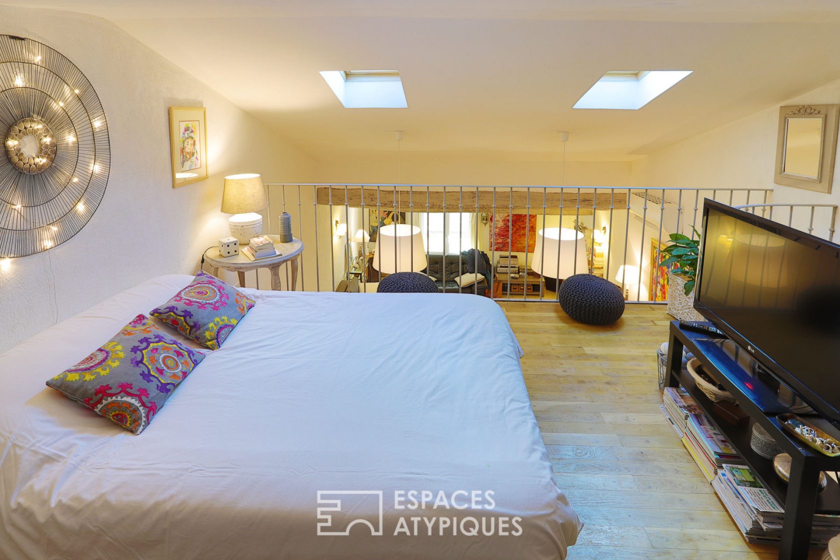 Duplex with terrace in the historic center of Apt