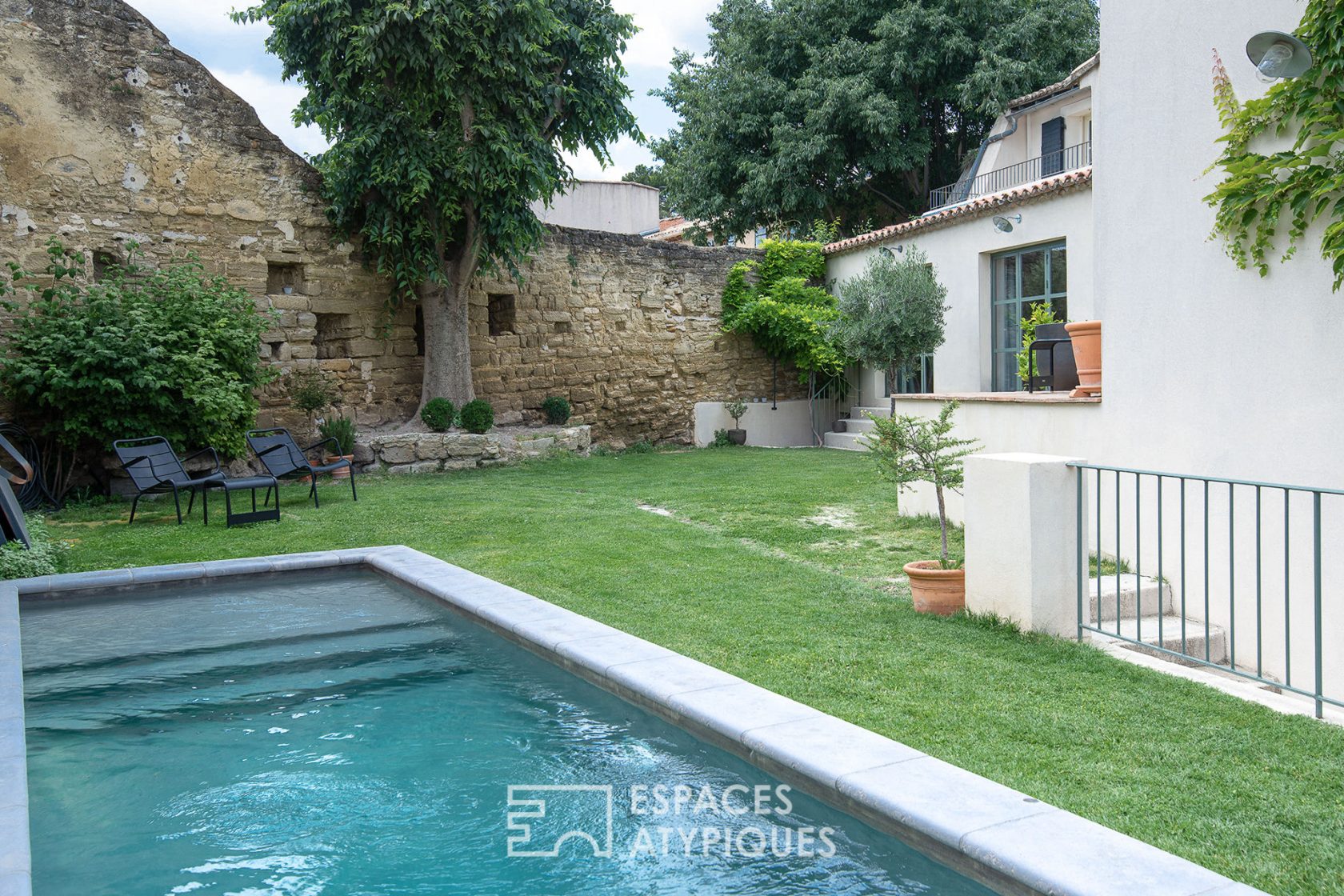 Haven of peace nestled in the heart of a Provencal village